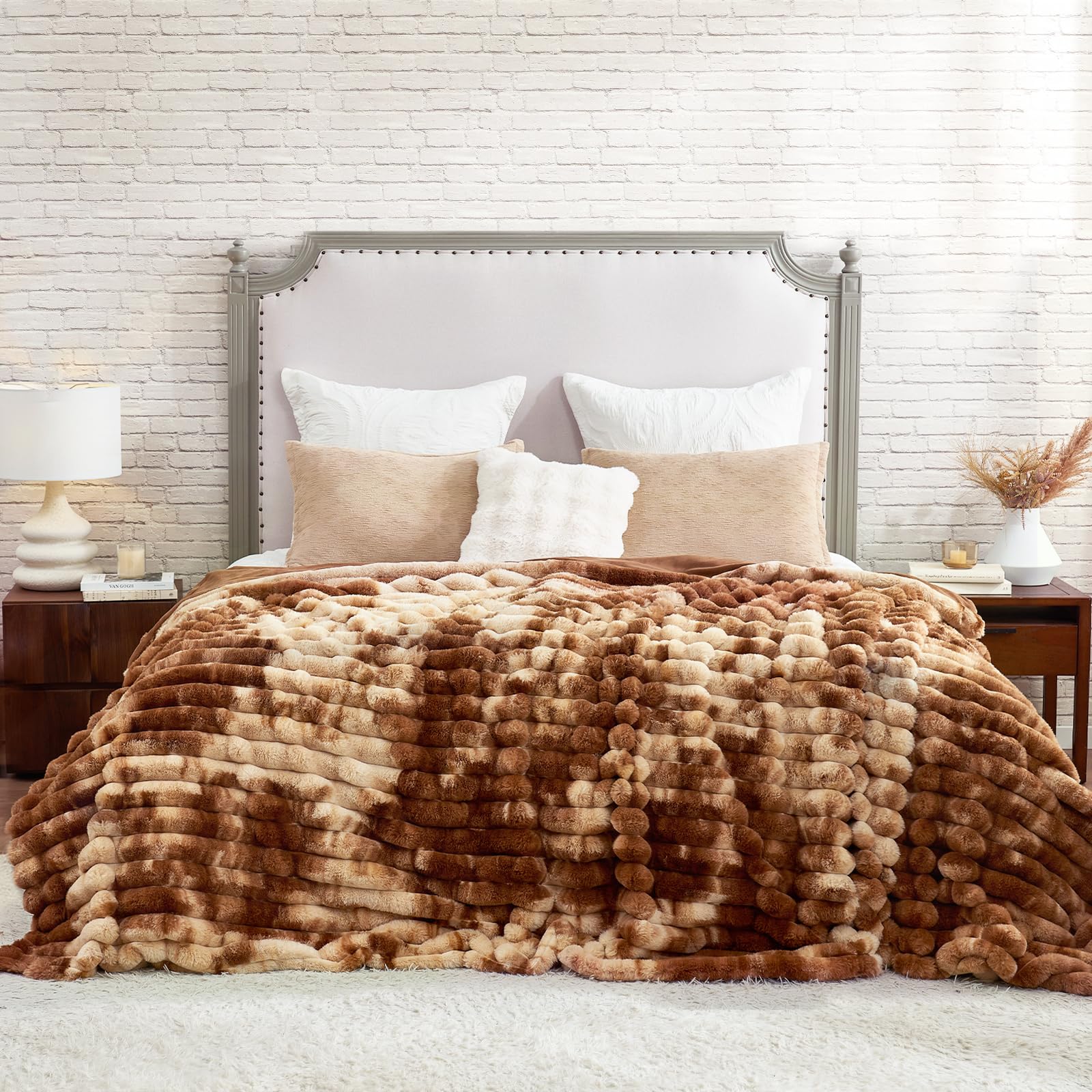 Cozy Bliss Faux Fur Throw Blanket for Couch, Cozy Warm Plush Striped Blanket for Sofa Bedroom Living Room, 50 * 60 Inches Cream White