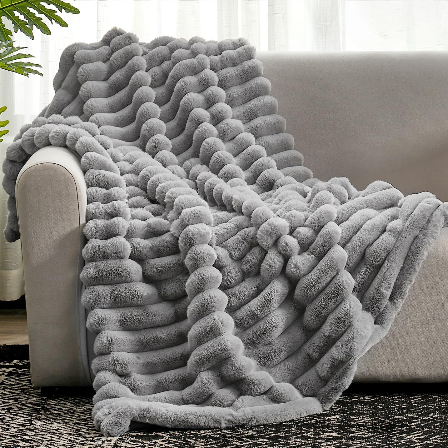 Cozy Bliss Faux Fur Throw Blanket for Couch, Cozy Warm Plush Striped Blanket for Sofa Bedroom Living Room, 50 * 60 Inches Cream White