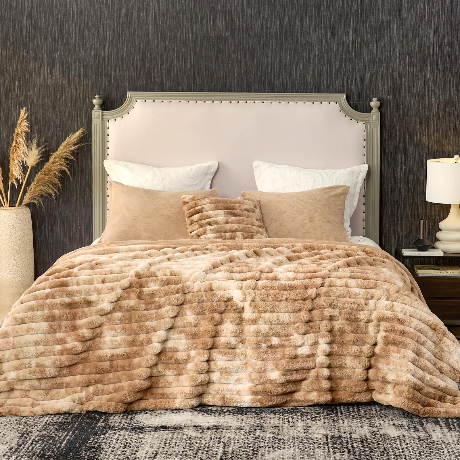 Cozy Bliss Faux Fur Throw Blanket for Couch, Cozy Warm Plush Striped Blanket for Sofa Bedroom Living Room, 50 * 60 Inches Cream White