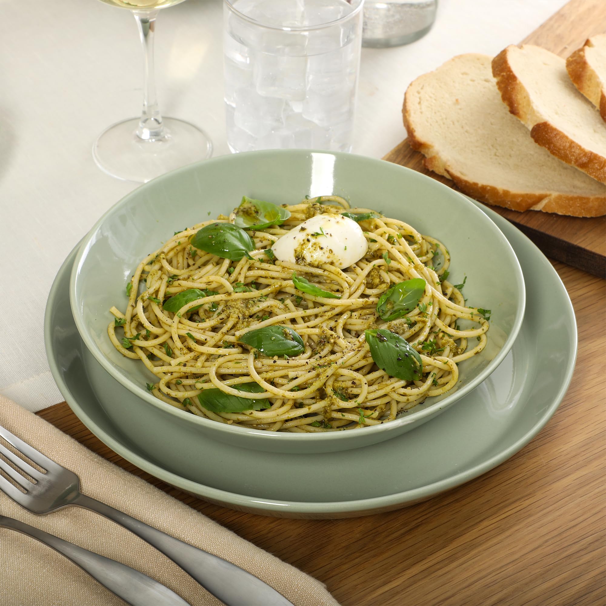 Gibson Home Oslo Porcelain Chip and Scratch Resistant Dinnerware Set, Service for 4 (16pcs), Ceramic Plates and Bowls Dishes Sets, White - Microwave and Dishwasher Safe