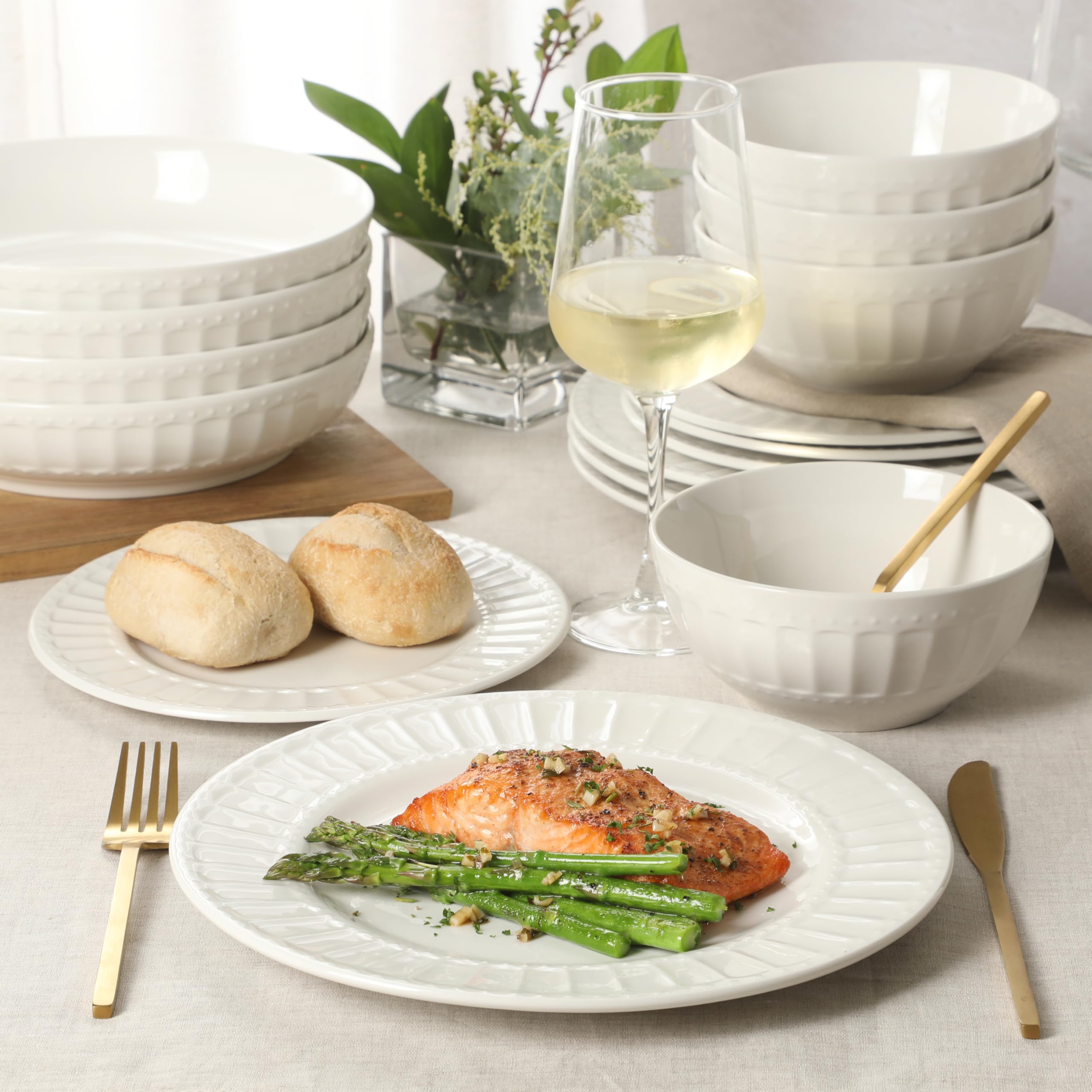 Gibson Home Oslo Porcelain Chip and Scratch Resistant Dinnerware Set, Service for 4 (16pcs), Ceramic Plates and Bowls Dishes Sets, White - Microwave and Dishwasher Safe