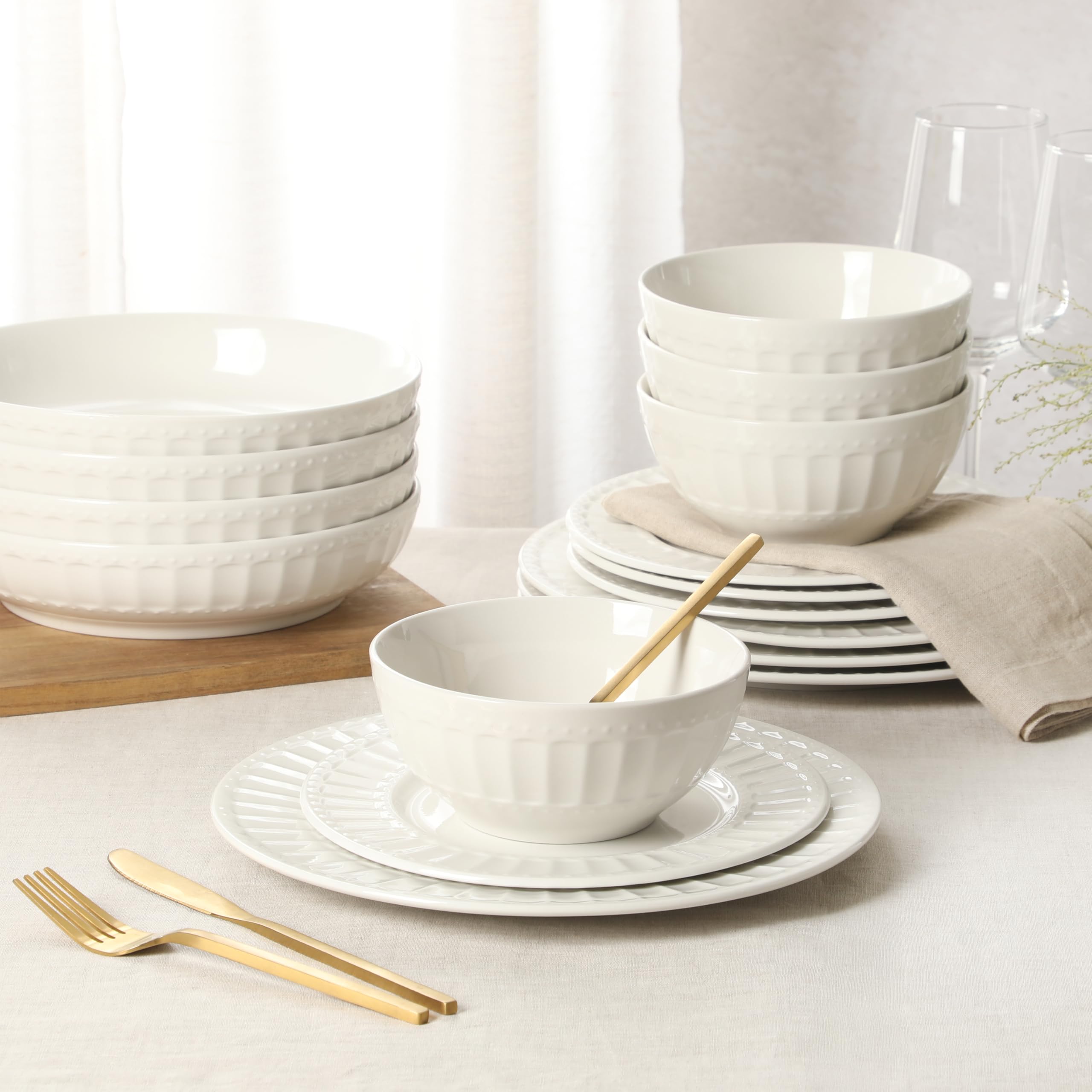 Gibson Home Oslo Porcelain Chip and Scratch Resistant Dinnerware Set, Service for 4 (16pcs), Ceramic Plates and Bowls Dishes Sets, White - Microwave and Dishwasher Safe