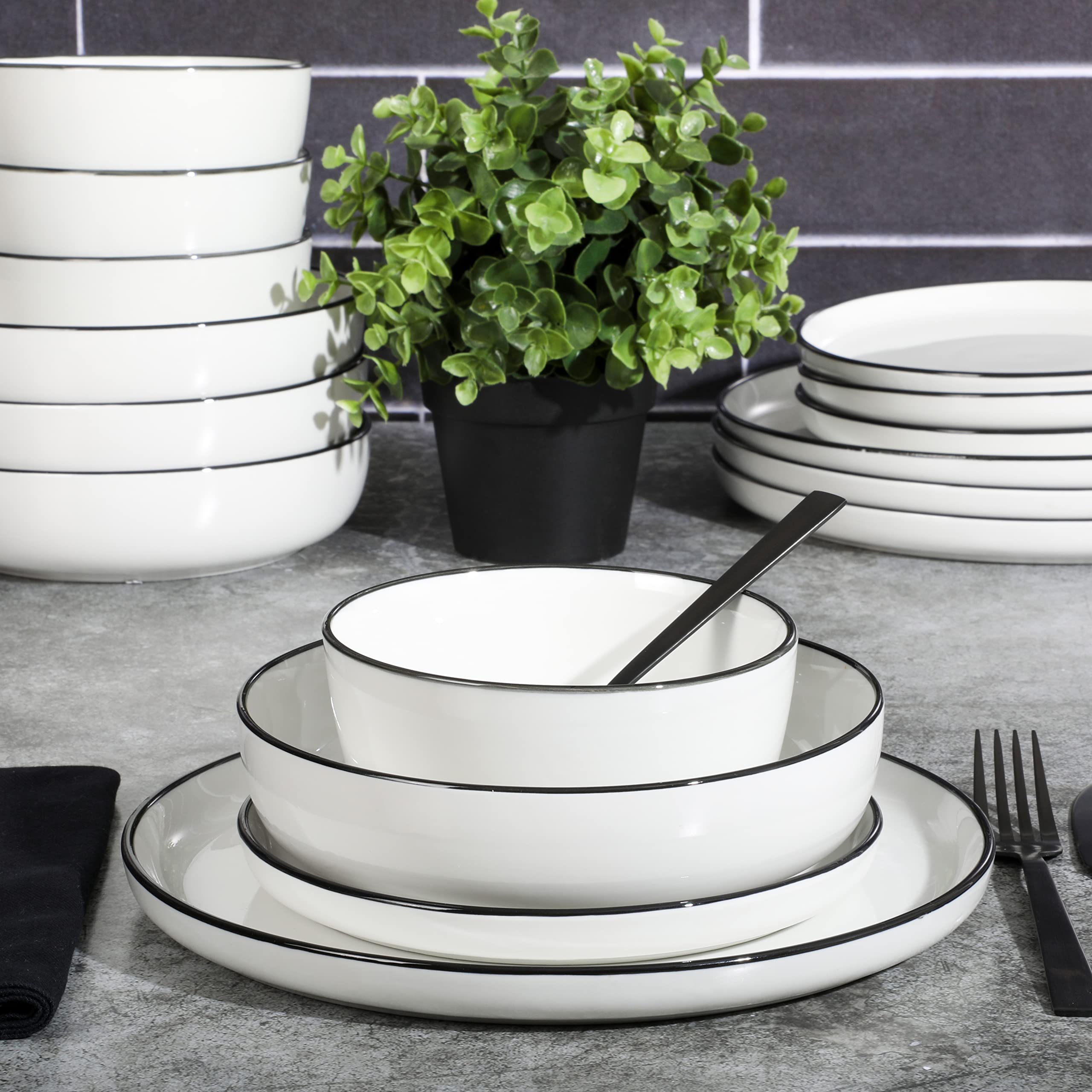 Gibson Home Oslo Porcelain Chip and Scratch Resistant Dinnerware Set, Service for 4 (16pcs), Ceramic Plates and Bowls Dishes Sets, White - Microwave and Dishwasher Safe