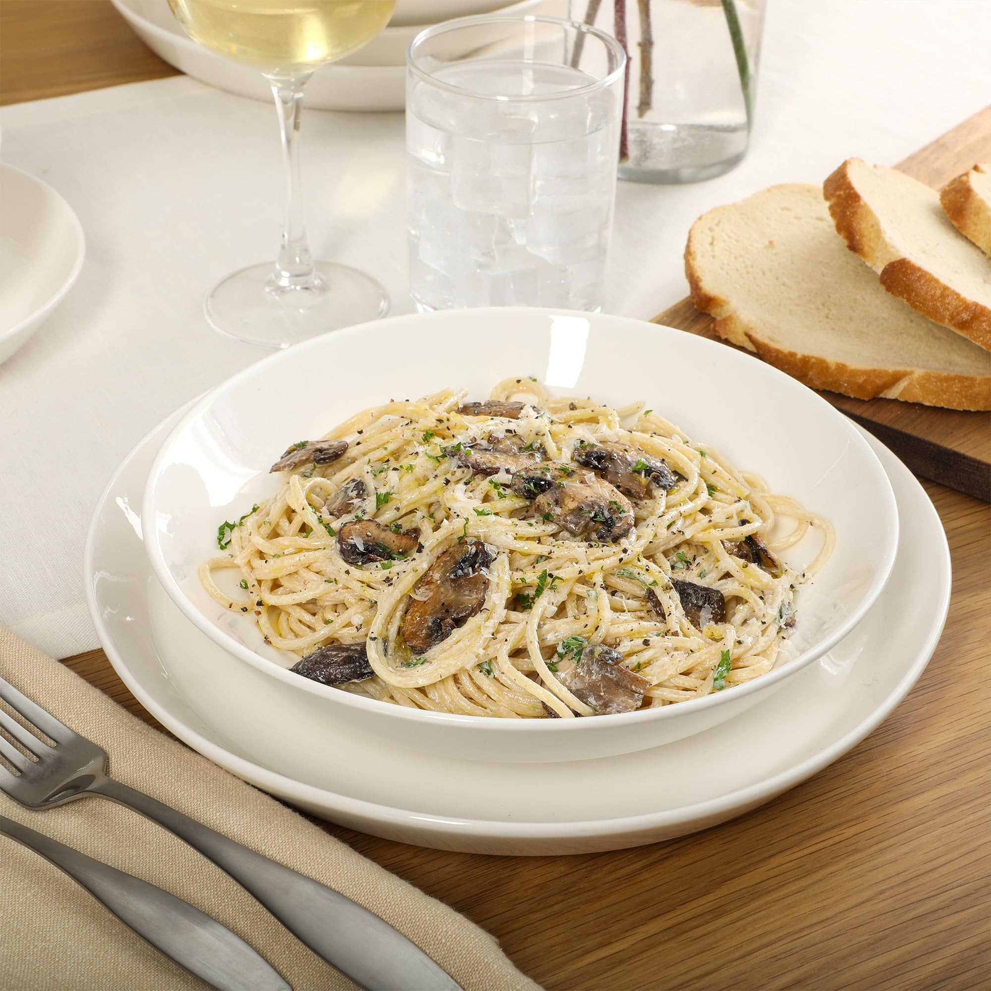 Gibson Home Oslo Porcelain Chip and Scratch Resistant Dinnerware Set, Service for 4 (16pcs), Ceramic Plates and Bowls Dishes Sets, White - Microwave and Dishwasher Safe