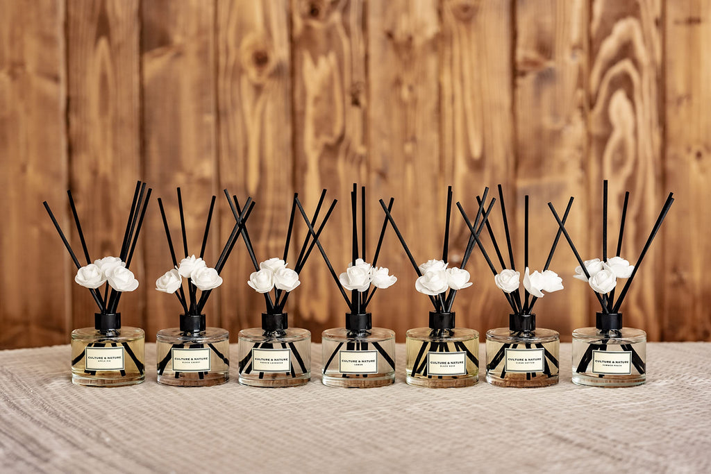 CULTURE & NATURE Reed Diffuser Set 6.7oz (200ml) Black Cherry Scented Diffuser with Sticks Home Fragrance Reed Diffuser for Bathroom Shelf Decor