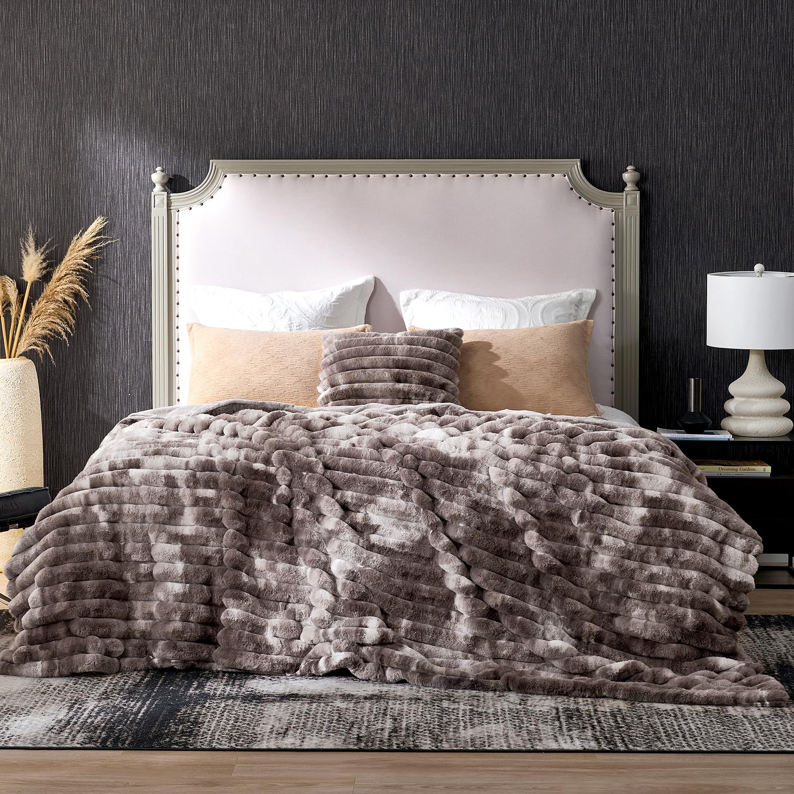 Cozy Bliss Faux Fur Throw Blanket for Couch, Cozy Warm Plush Striped Blanket for Sofa Bedroom Living Room, 50 * 60 Inches Cream White