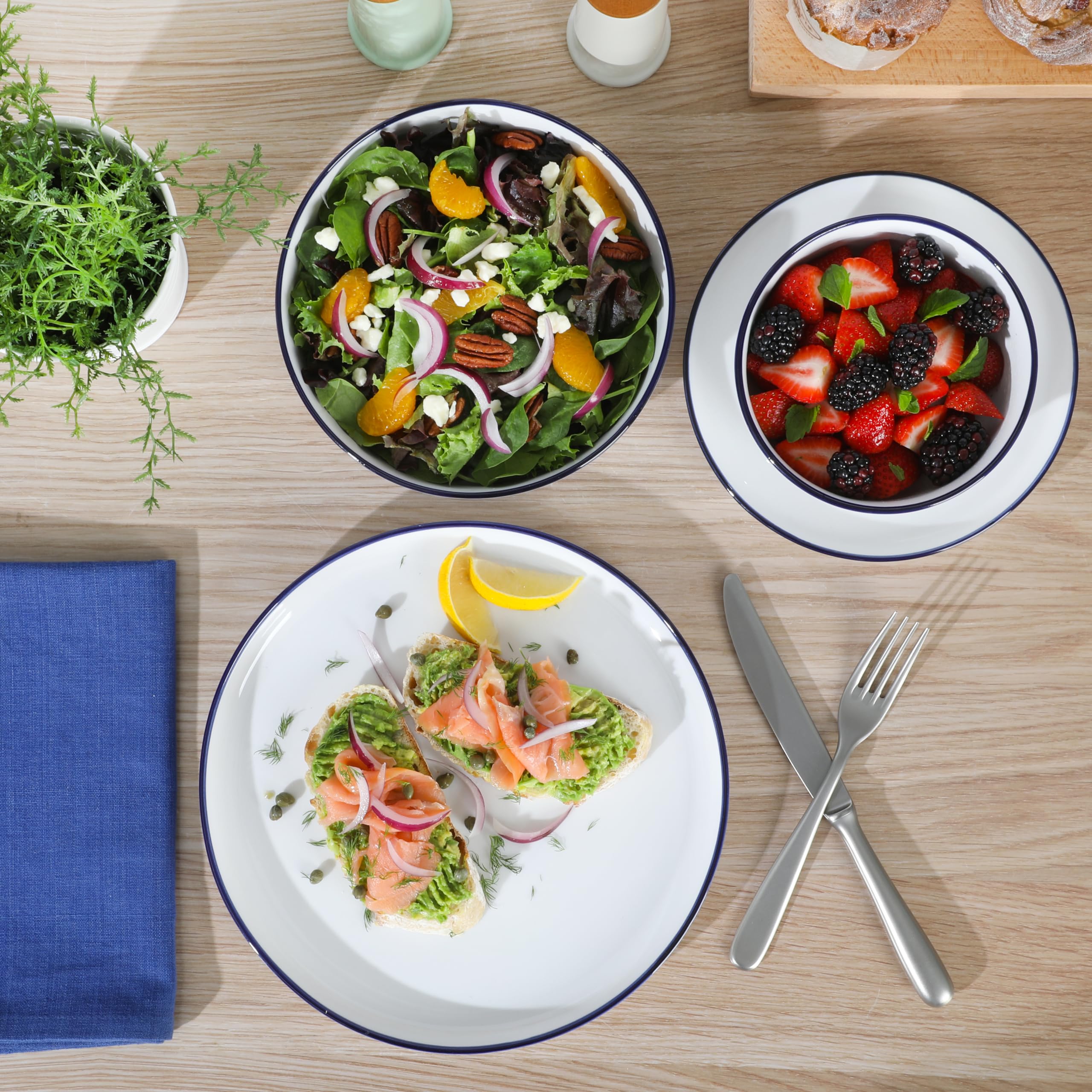 Gibson Home Oslo Porcelain Chip and Scratch Resistant Dinnerware Set, Service for 4 (16pcs), Ceramic Plates and Bowls Dishes Sets, White - Microwave and Dishwasher Safe